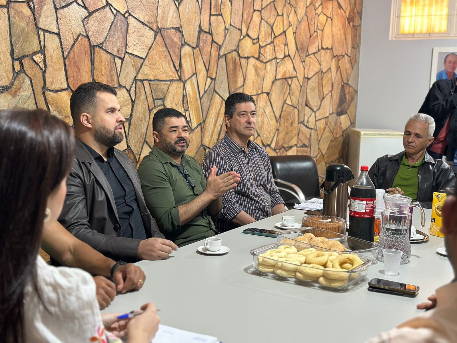 Encontro dos prefeitos de João Pinheiro, Brasilandia e Dom Bosco, juntamente com a associação da MG-408 para tratar do compromisso dos municípios em apoio à pavimentação dessa importante rodovia